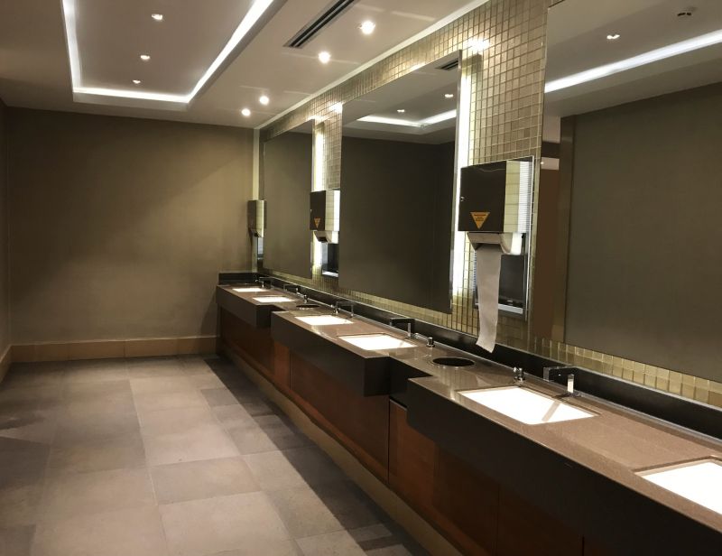 High-tech bathroom mirror